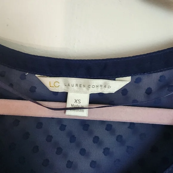 Lauren Conrad Blue Lace Sheer V- Neck Quarter Sleeve Women's Shirt Size XS - Picture 2 of 6